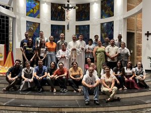 Vigília de Pentecostes reúne fiéis na Igreja Senhor Bom Jesus do Horto