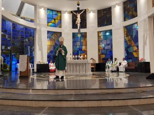Dom Antônio Augusto celebra missa na Igreja do Senhor Bom Jesus do Horto