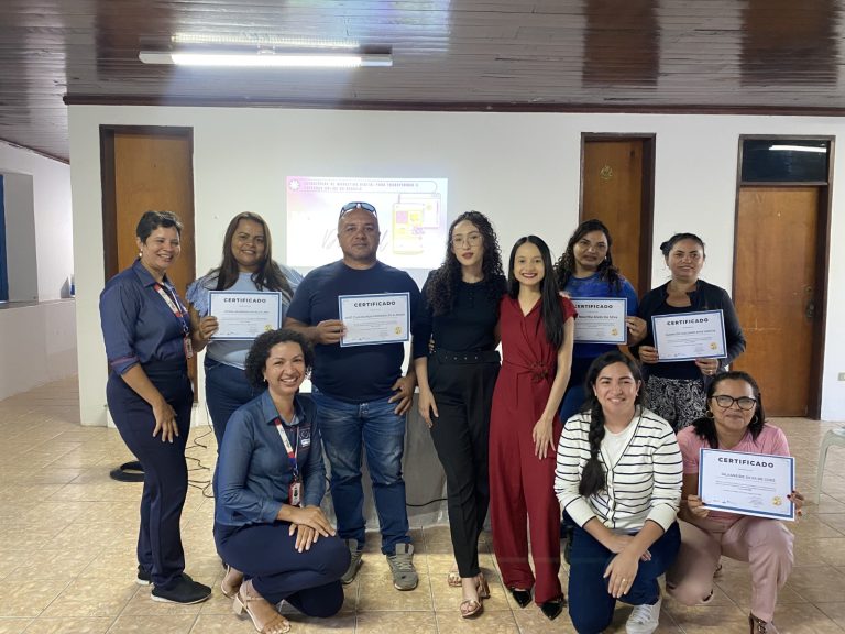 Comerciantes da Colina do Horto participam de curso sobre estratégias de marketing digital