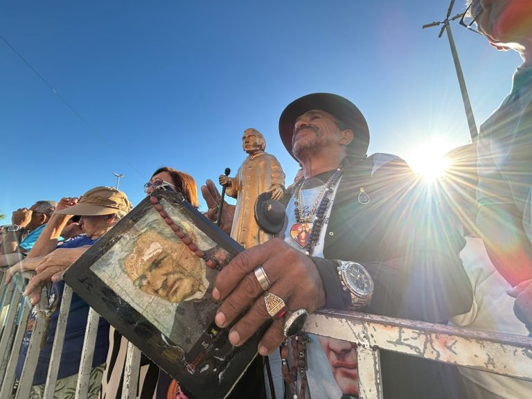 Romaria de 92 anos de vida eterna do Padre Cícero Romão reúnemilhares de fiéis na Capela Nossa Senhora do Perpétuo Socorro